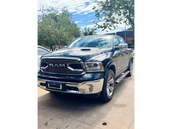 RAM CLASSIC 5.7 V8 GASOLINA LARAMIE CD 4X4 AUTOMÁTICO